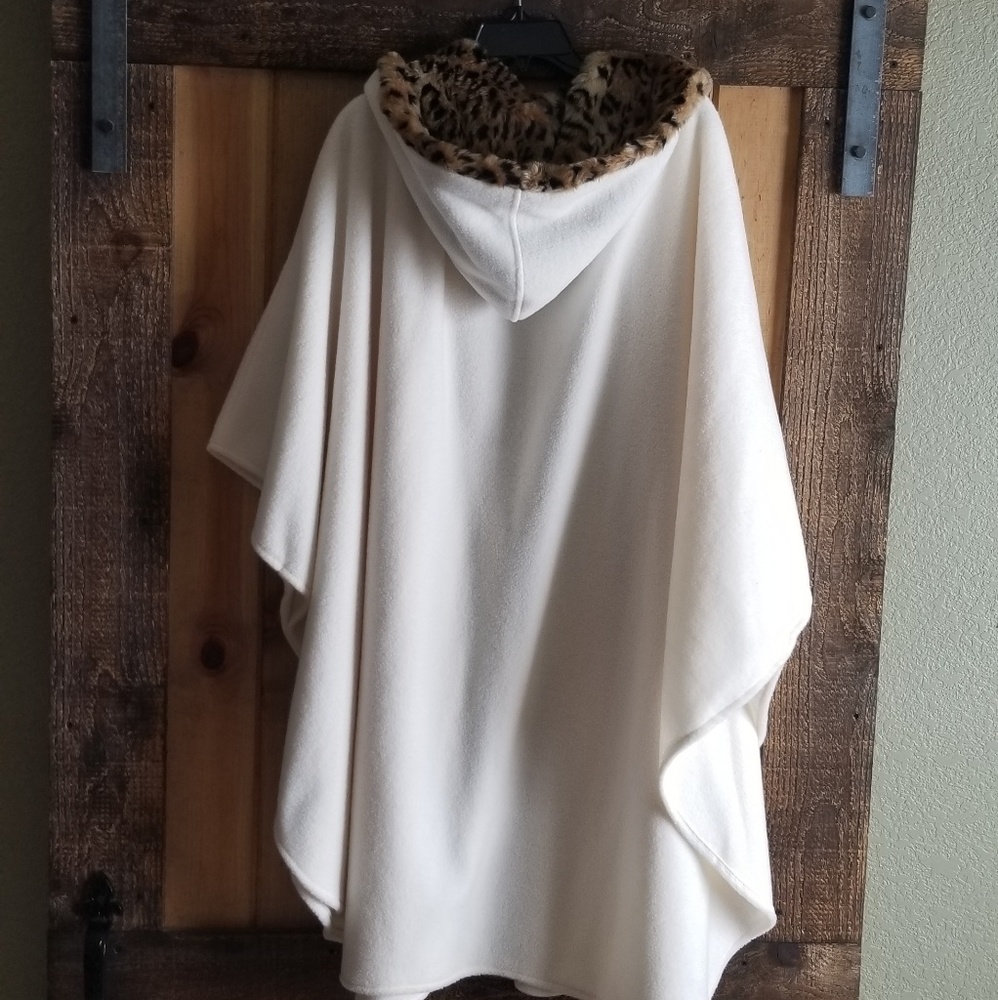 East 5th Cape/Cloak